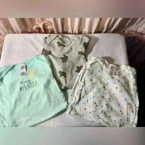 Newborn gowns never worn 0-3 months